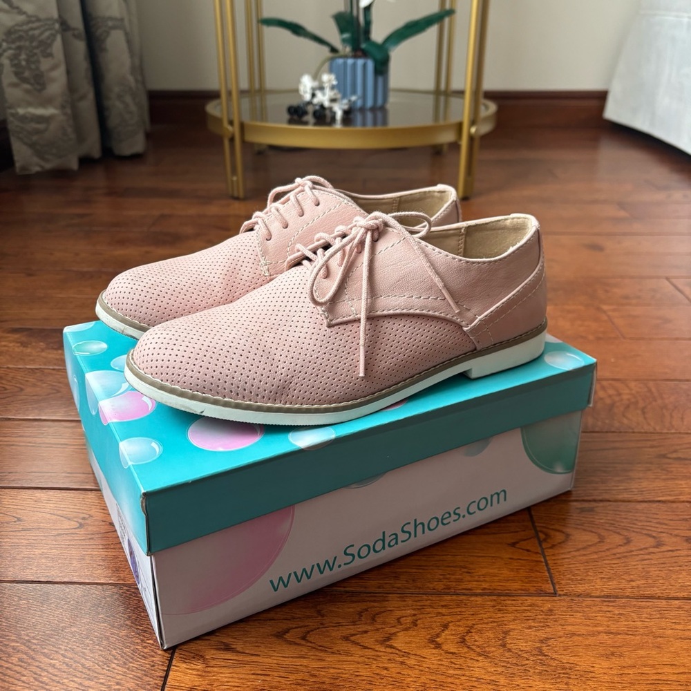Soda Pink Tennis Style Loafers Women’s Size 7 1/2